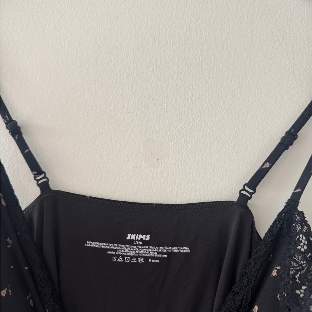 SKIMS Black Floral Fits Everyone Lace Tank L - Picture 4 of 5